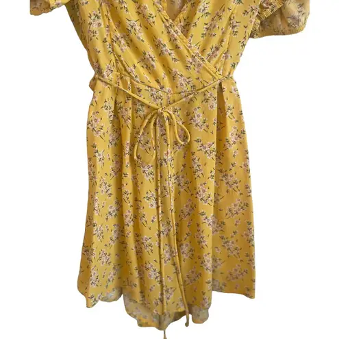 American Eagle Women Romper M Wrap Ditsy Floral Cottage Boho Fairy Y2K Retro Yellow Size M