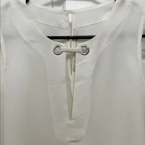 Rachel Roy Rachel Creme Sleeveless Blouse w/ Hardware Detailing - Size Small