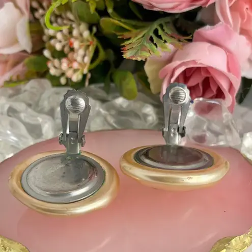 Vintage Pearlized Clip