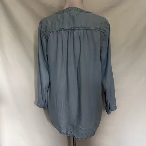 Cloth & Stone  Chambray Denim Womens Top Size M Coastal Cowgirl Boho Minimalist