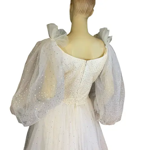 ALFRED BOSAND VINTAGE 1980'S WHITE & GOLD GLITTER DOTS BALL GOWN (M) Size M