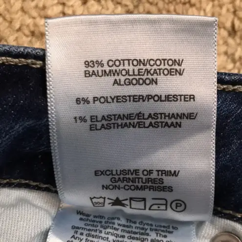 Silver Jeans Co. Women’s Elyse Short Jean Denim Medium Wash Rolled Hem