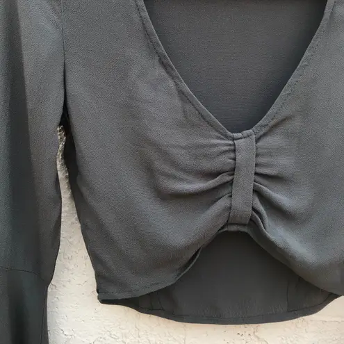 Flynn Skye Alyssa women’s dark green bell sleeve V-neck cropped top size small S