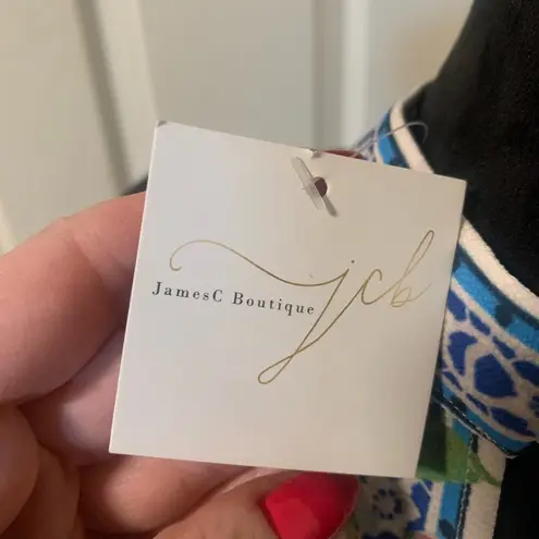 Jealous Tomato NWT Beautiful Floral Cold Shoulder Blouse