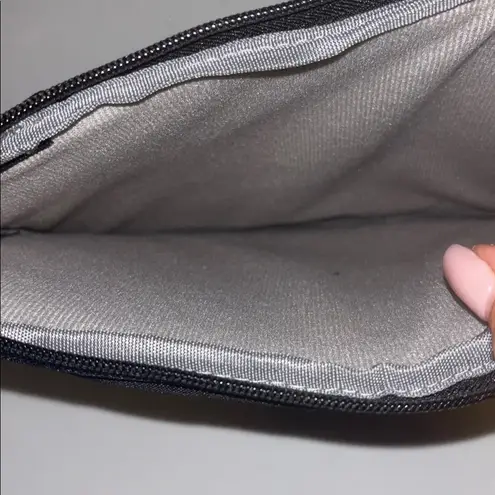 TRIBECA BLACK PADDED IPAD CARRIER YANKEES DESIGN FITS A 10”X 7” WITH POCKETS