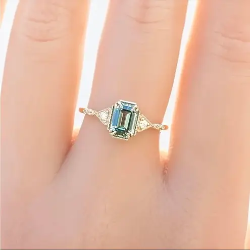 2.2CT Green Emerald Cut Solitaire Ring NWT 14K Gold Plated Sz 8 Engagement