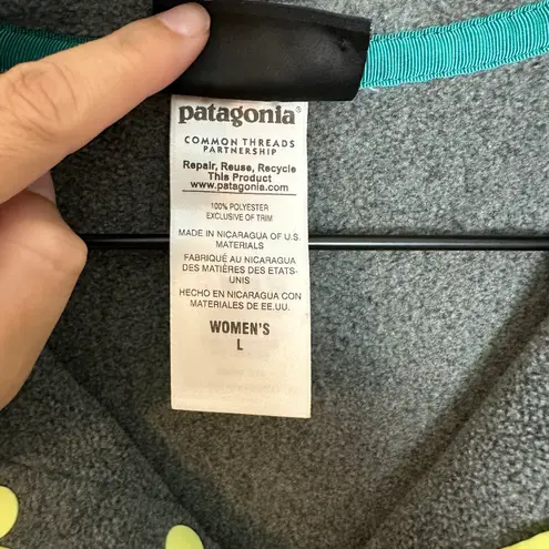 Patagonia - Women's Lightweight Synchilla® Snap-T® Pullover Grey Yellow Fleece