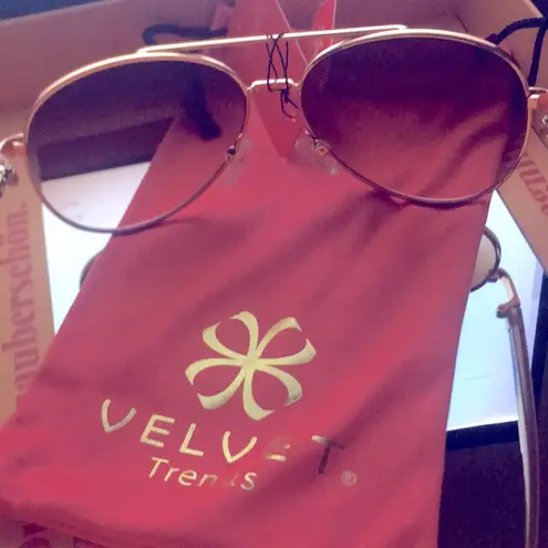 New Velvet Trends Rose Gold Wire Aviator Frame Sunglasses