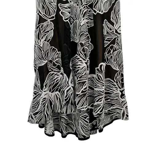 Dress the Population size XS Black Cream Floral Embroidered Dress Sleeveless