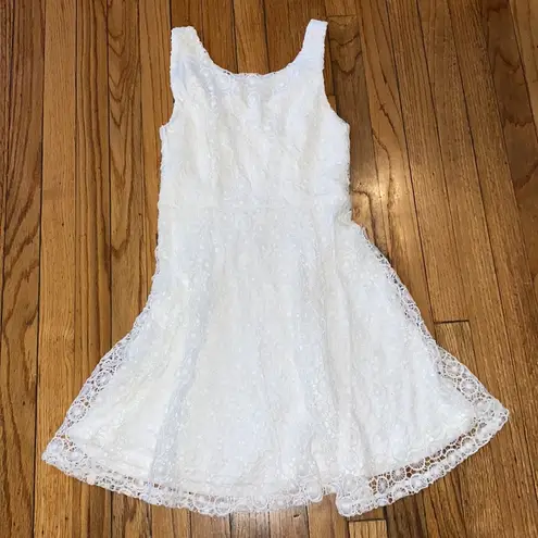Alythea NEW FRANCESCA’S White Lace Sleeveless Party Dress