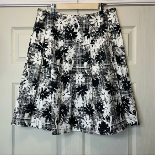 St. John Sport Skirt Pleats Black White Flowers Floral Side Zip Women Size Large