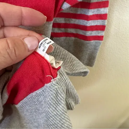 American Eagle ❤️ gray and red lightweight sweater Sz M CLEARANCE