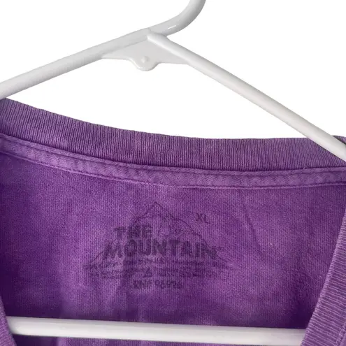 The Mountain Women's Size XL Vintage Purple Native Wolf Graphic T Shirt
