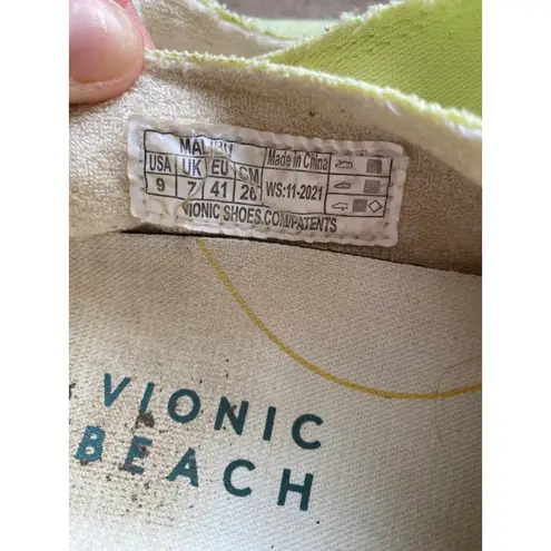 Vionic  Beach Canvas Flats Malibu Yellow Casual 9 Coastal Vaca Resort Slip-On Y2K