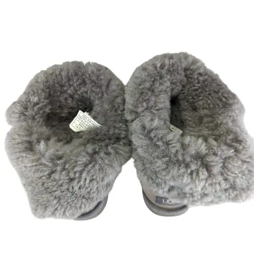 UGG Bailey Button Short Sheepskin Boots Grey Womens Size 8 39 5803 Gray