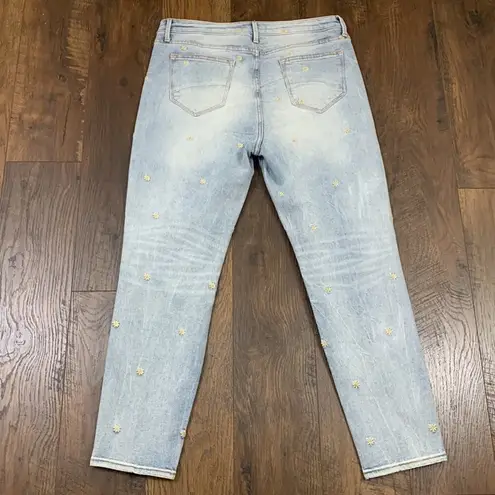 Driftwood Gizelle High Rise Embroidered Dizzy Daisy Distressed Light Wash Jeans