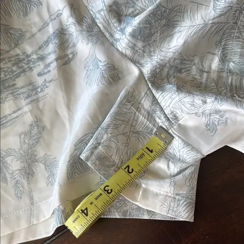 VINTAGE HAVANA White & Blue Tropical Print Stretch Waist Satin Shorts Size Small