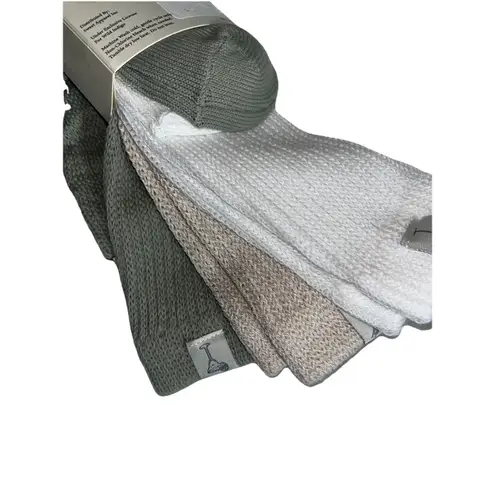 Wild Indigo Crew Slouch Socks 3 pairs White Beige Sage Shoe Size 4