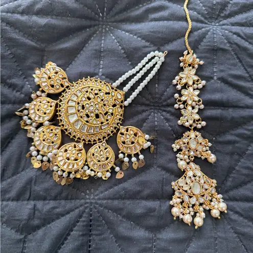 Indian Pakistani Gold and Pearl bridal headpiece Jewelry Set