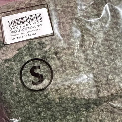 Viottiset Womens Oversized Short Batwing Sleeve Mock Neck Sweater. Size S Green