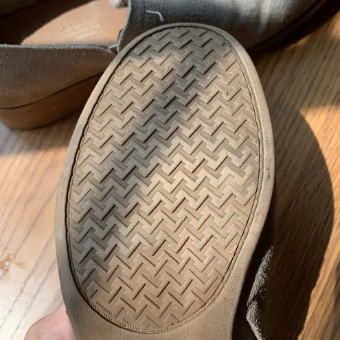 Toms  Loafer Heeled size 7 Suede Grey Women Shoes Fall Style Slip On Summer boots