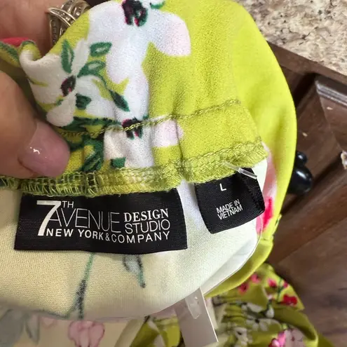 New York & Company Bright Green Floral Off
