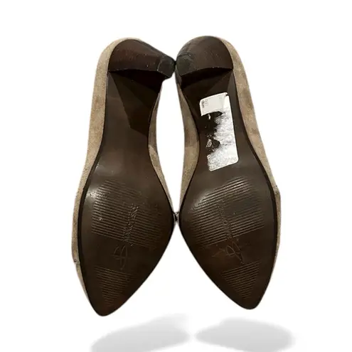 B. Makowsky Karly Taupe Gray Suede Leather Heels Chain Detail Pointed Shoes 6.5