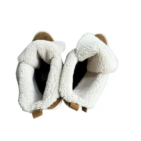 CECELIA NEW YORK Julie Wedge Sneaker Boots in honey 7.5 Tan