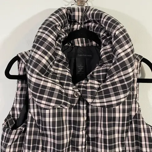 Calvin Klein Jeans  Women's Black/White Plaid Puffer Vest Size M