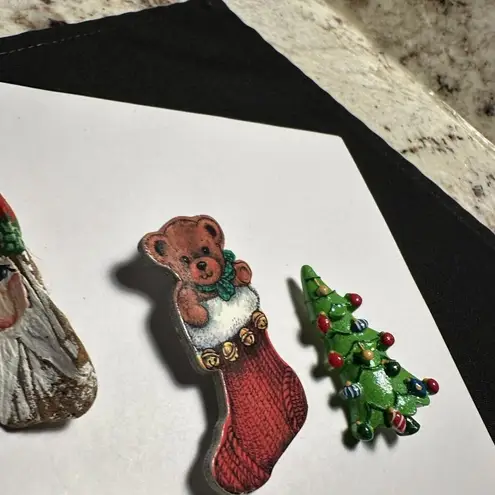 Lot Of 4 Holiday Brooch Pins Bear, Santa Claus, Christmas Tree & Snowman