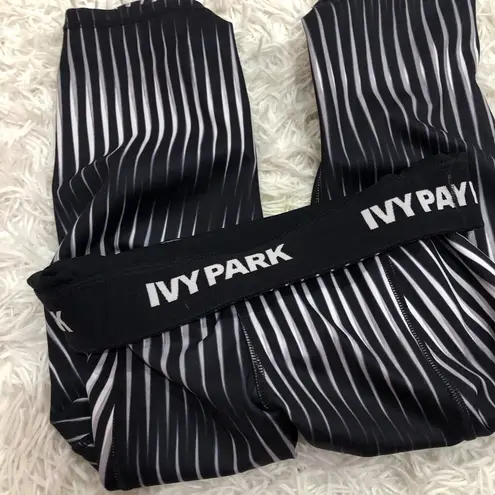 Ivy Park Beyoncé Kaleidoscope Crop Low Rise Leggings Black White Small