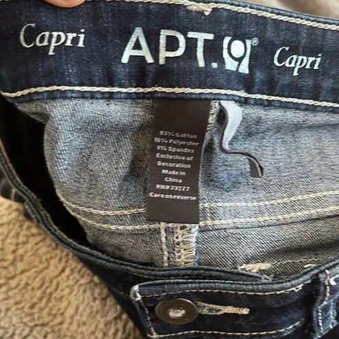 Apt. 9  size 4 Capri jeans with sparkly jeweled butt- 3015