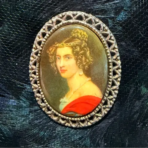 Source Unknown RARE Vintage Amalie von Schintling Portrait Goldtone Filigree Brooch Pin German