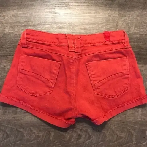 sts blue  red cut off shorts