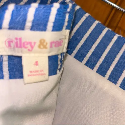 Riley & Rae Blue/ White Seer Sucker Skirt Sz 6