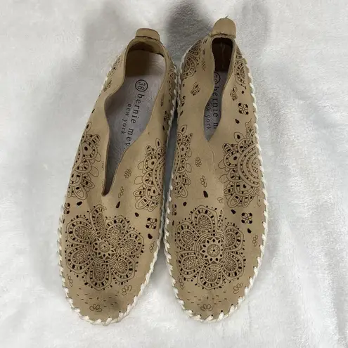 Bernie Mev Women's, TWO9 Slip ON Comfort Leather Taupe Shoes Size 38 US 7.5 Brown