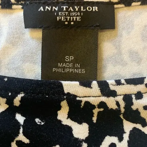 Ann Taylor  wrap dress. Small petite black white. Faux wrap short sleeve side tie