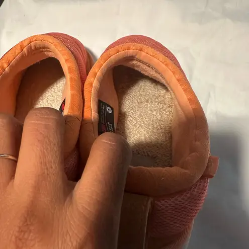 UGG  Tasman LTA quilted puffer slippers in orange, 9 - Image 9