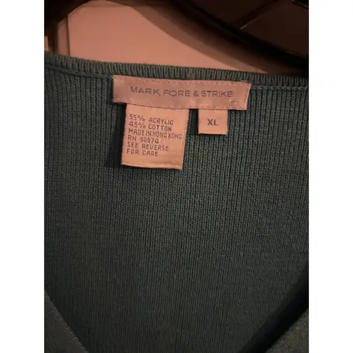 Mark Fore & Strike Women's XL Turquoise V Neck Knit Sweater w/ Button Detail Blue