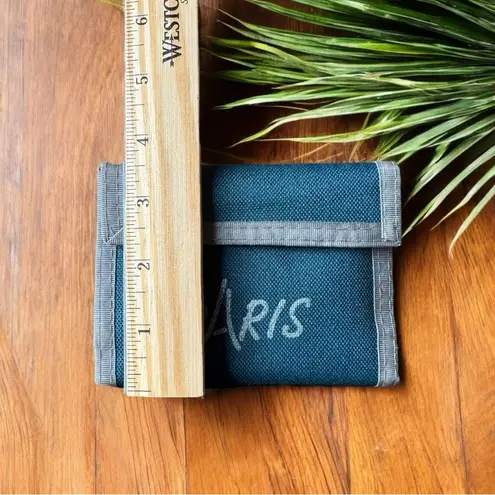 None VINTAGE Paris Souvenir Wallet - 1990s