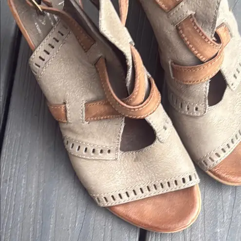 Miz Mooz Tan and Brown Wedges with Adjustable Straps Peep toe Leather Sandals 40