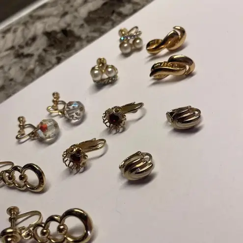 Monet Lot Of 6 Vintage Clip-on Screw On Costume Earrings Gold Tone 1 Signed 