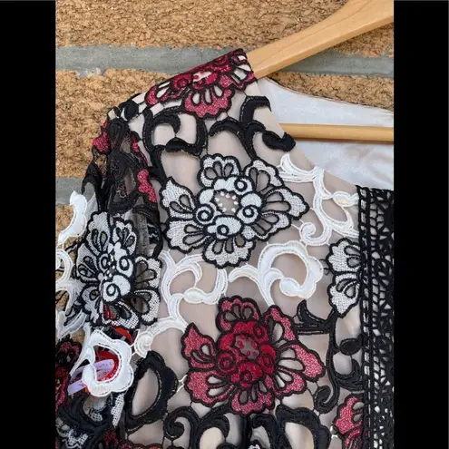 Monique Lhuillier NWT- Bell Sleeve Dayla Dress size 14