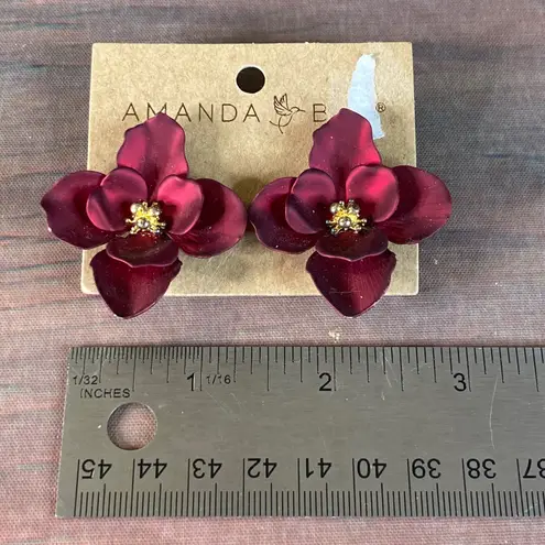0110 NWT Amanda Blu Matte Coated Flower Earrings Burgundy w/Gold Tone Center Red