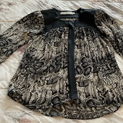 Tbags Los Angeles Vintage T-bags Los Angeles animal print snake long sleeve silky blouse, size S