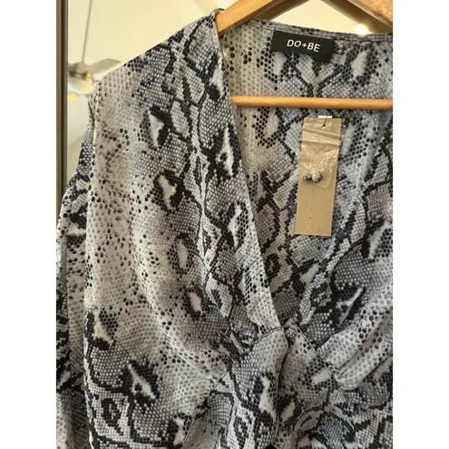 Do + Be Snake Print Long Sleeve Knot Front Crop Blouse Top M Size M