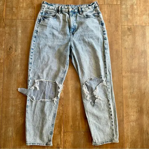 American Eagle Mom Straight Ripped Distressed High Rise Light Wash Jeans Size 12