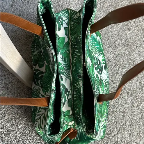 Canvas & faux leather EUC tote with tropical design and 3 large compartments Green
