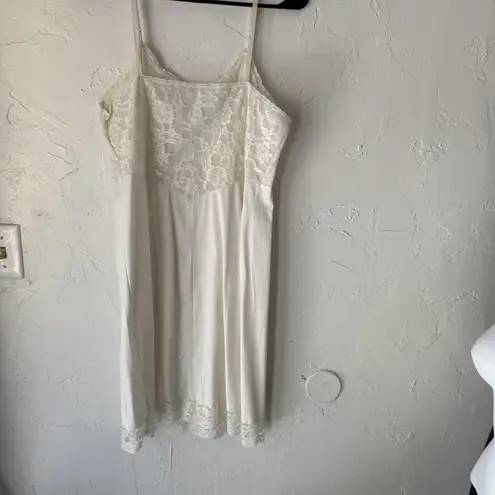Vanity Fair Slip Vintage 38 White Lace Trim Lingerie Full Slip 80s Coquette