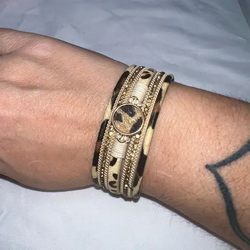 ARVATO Leopard Bracelets for Women (7.68”) Multilayer Wide Animal Cheetah Print Brown